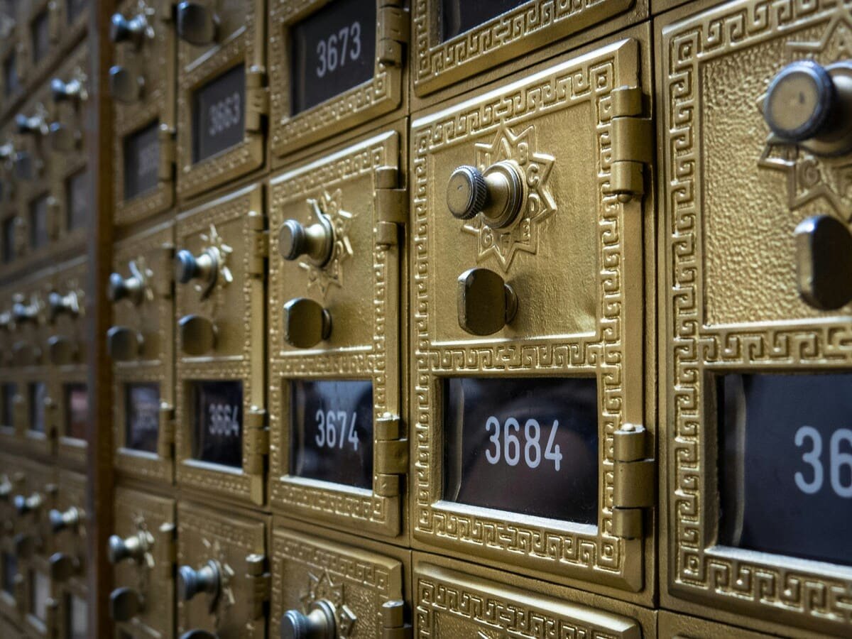 Banking in the UAE — What Opening a Personal or Corporate Account Really Looks Like, Why Applications Get Rejected, and What Banks Mean by Source of Funds