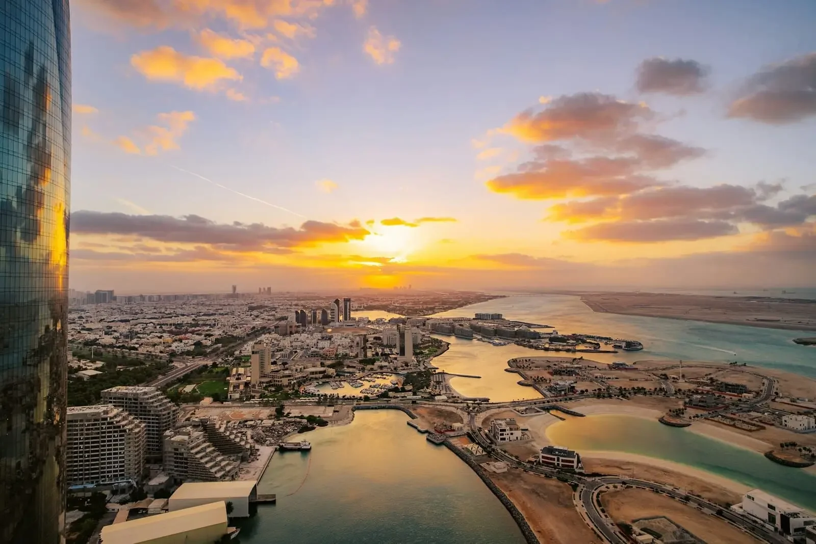 Nie tylko Dubaj — Ras Al Khaimah i Abu Dhabi, czyli dwie inne twarze UAE